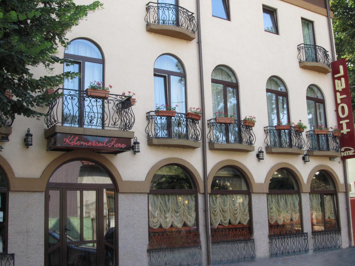 Hotel Kilometrul Zero Dragasani Exterior foto